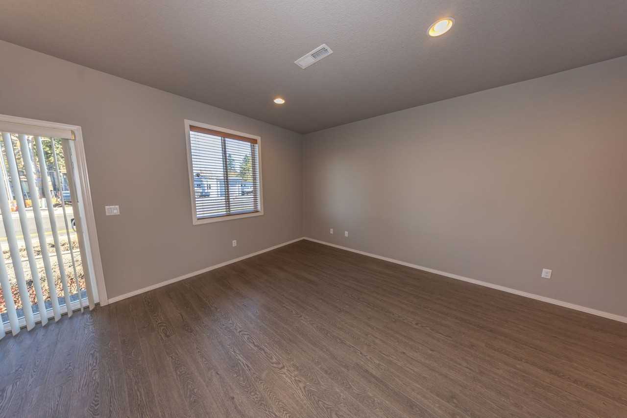 13706 Ne 64th Cir - Photo 5 of 16