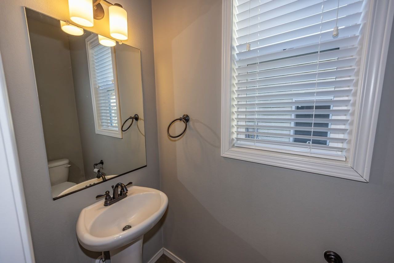 13706 Ne 64th Cir - Photo 6 of 16