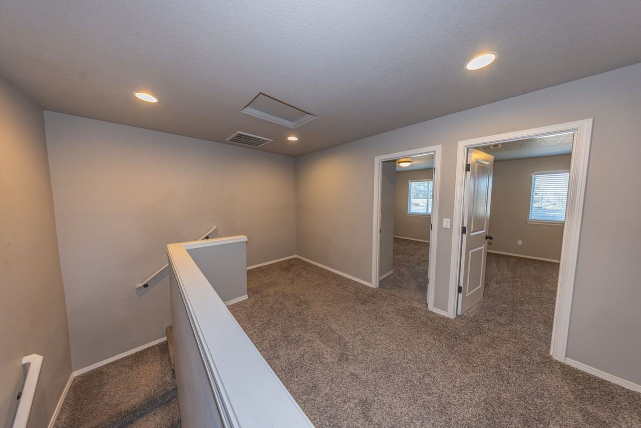 13706 Ne 64th Cir - Photo 7 of 16