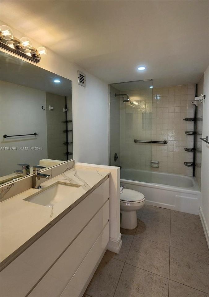 600 Ne 36th St #821 - Photo 5 of 7