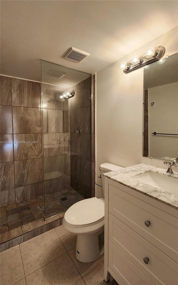 600 Ne 36th St #821 - Photo 6 of 7