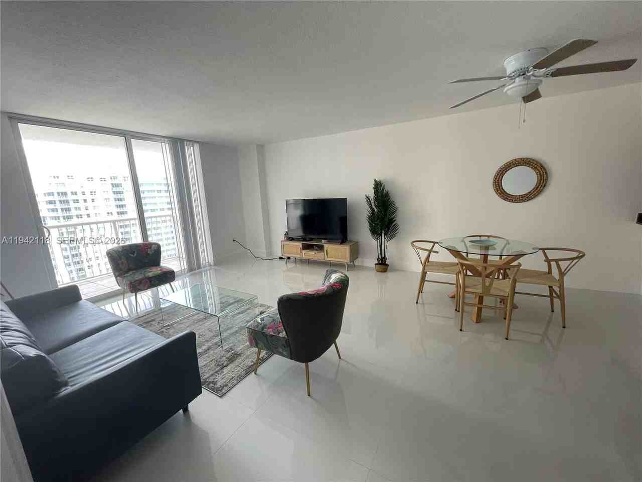 1200 Brickell Bay Dr #3104 - Photo 4 of 8