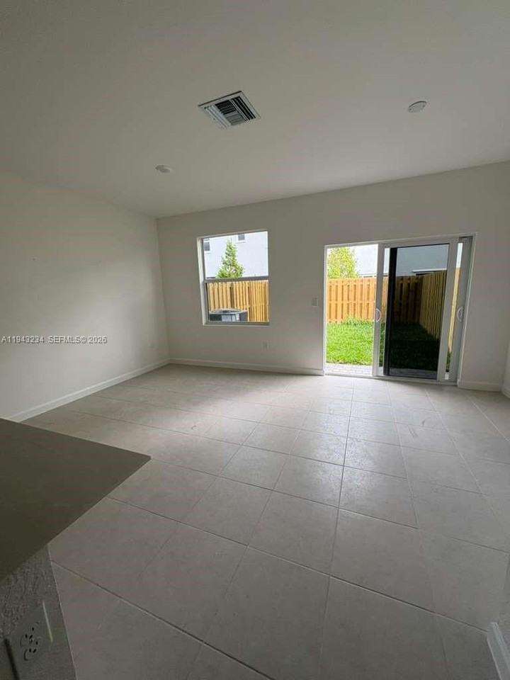 35663 Sw 178th Ct - Photo 3 of 8