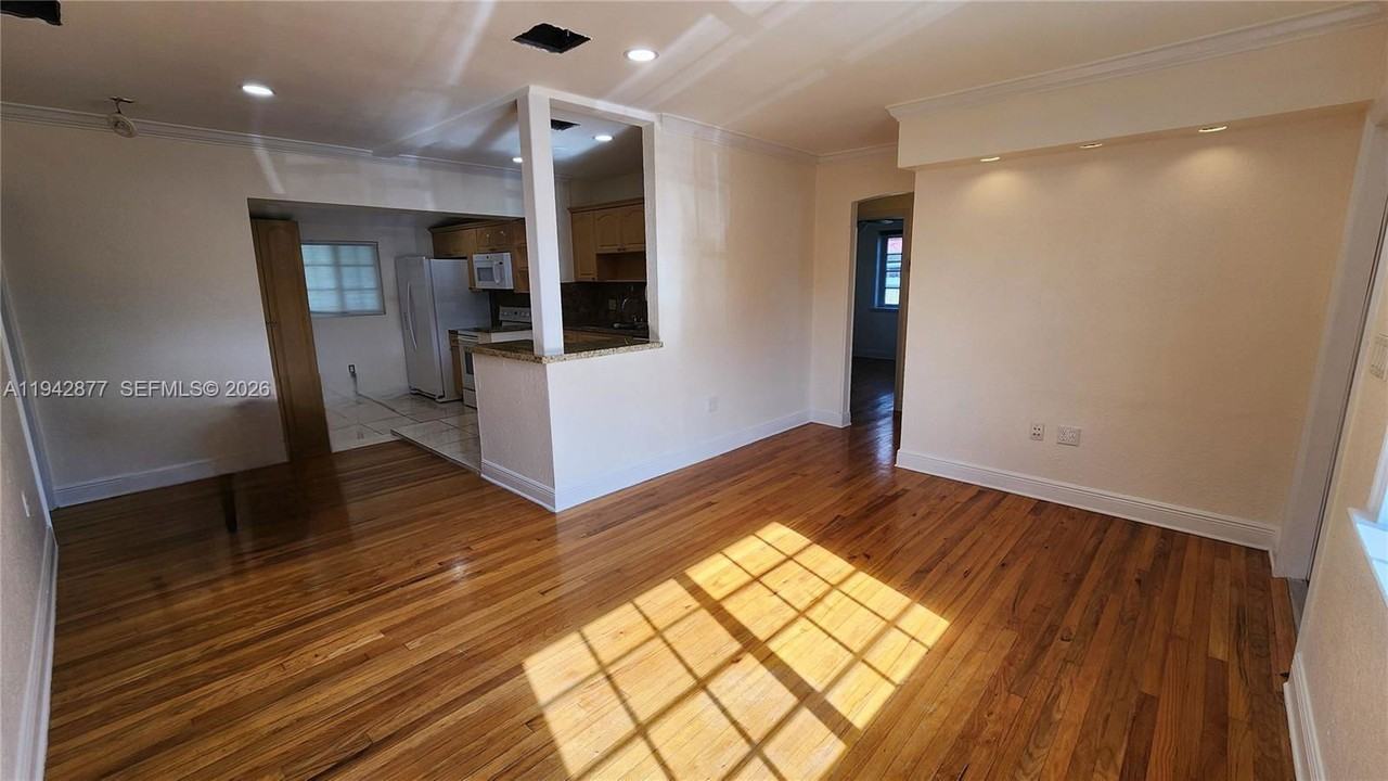 3965 Nw 3rd St - Photo 2 of 8