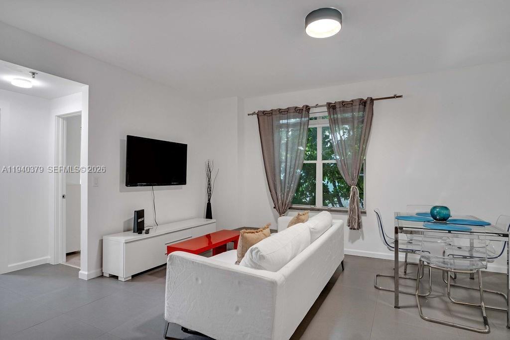 747 Michigan Ave #201 - Photo 2 of 8