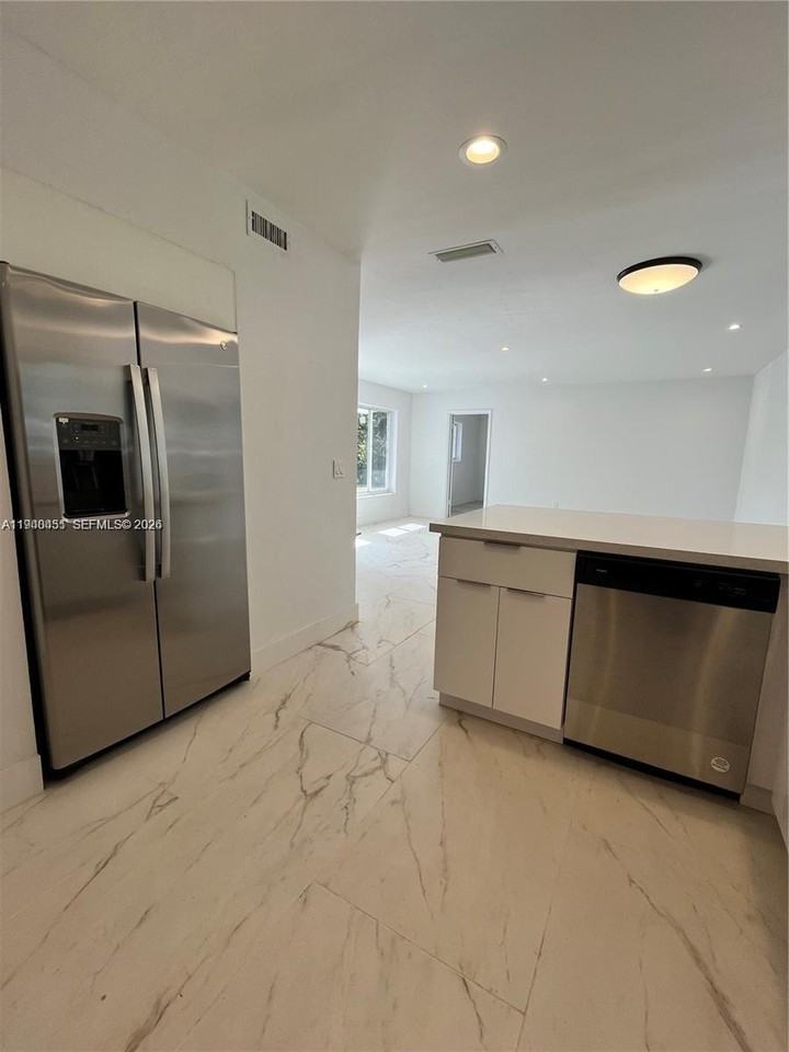 971 Nw 200th Ter - Photo 5 of 8