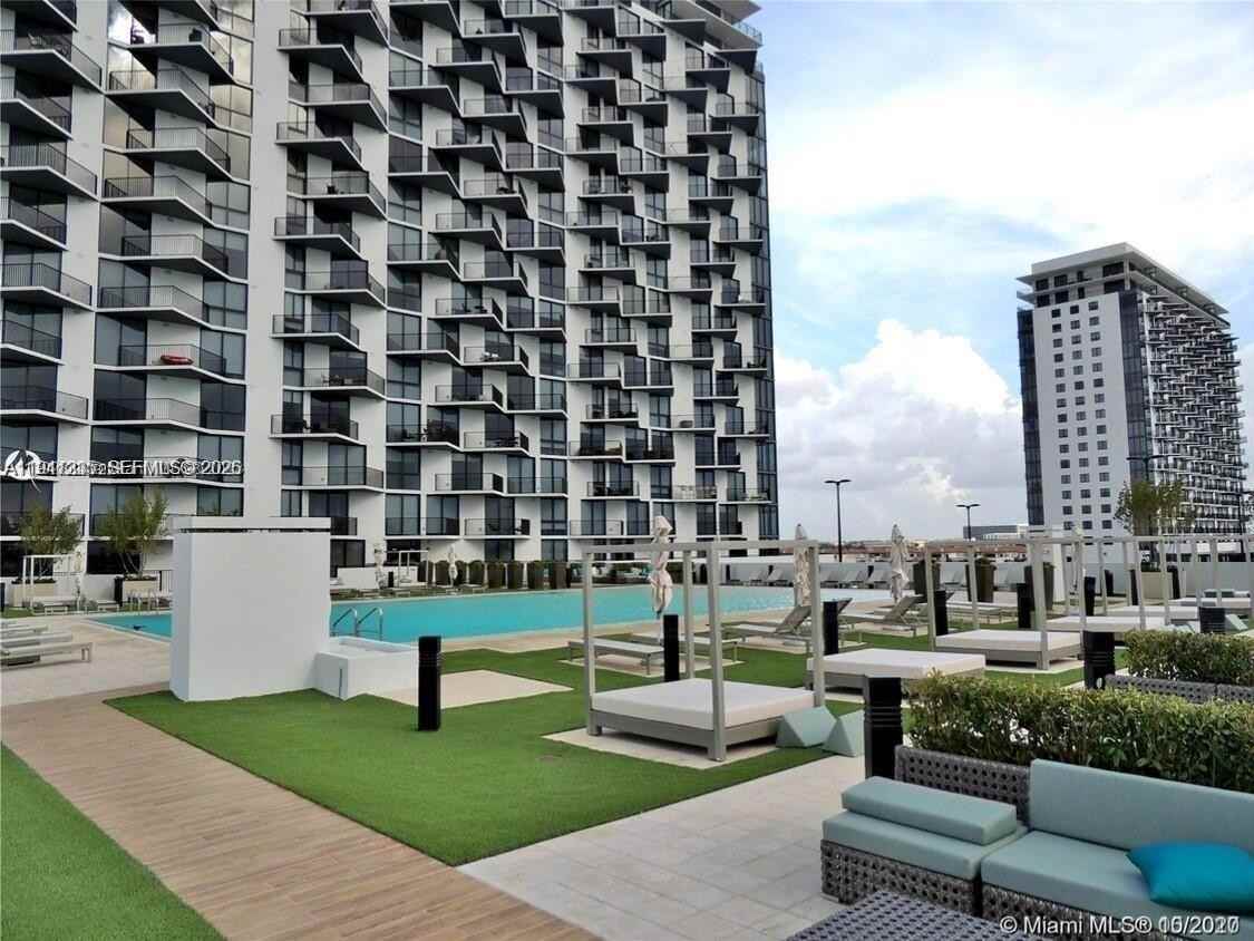 5300 Nw 85th Ave #909 - Photo 2 of 8