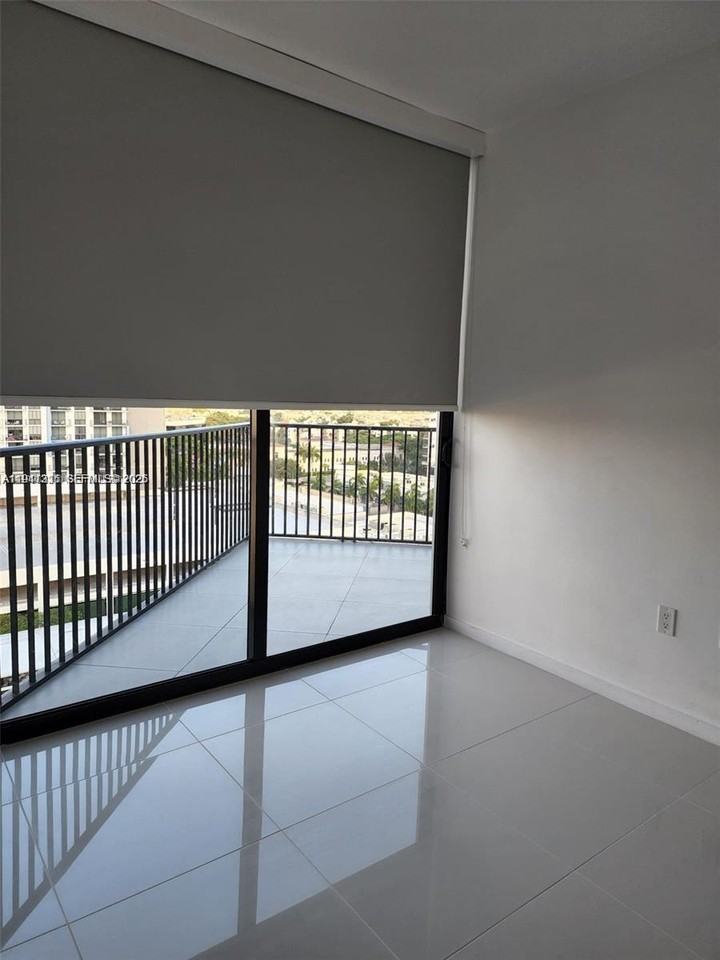 5300 Nw 85th Ave #909 - Photo 5 of 8