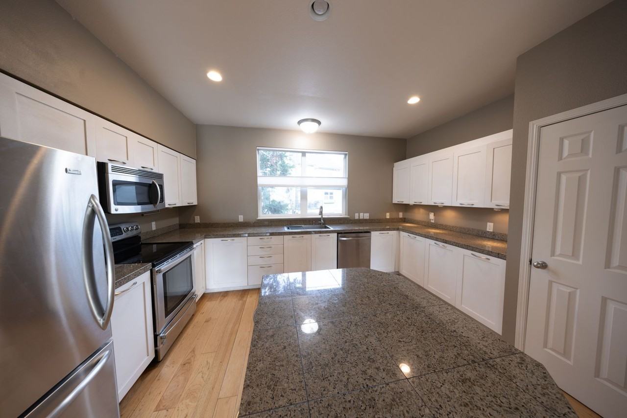 1553 Se Cutter Ln - Photo 5 of 20