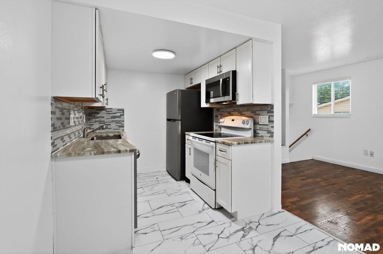 747 W Cleveland Cir - Photo 5 of 28