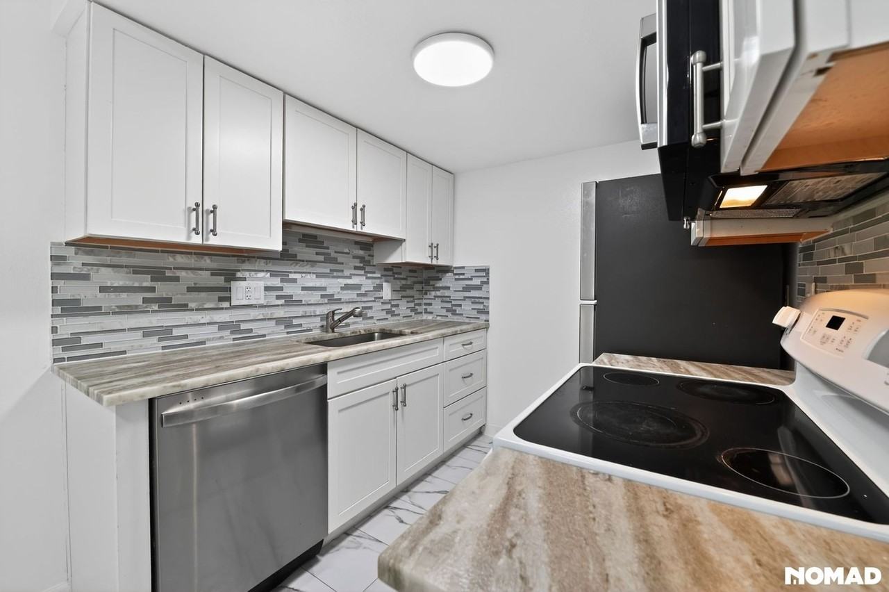 747 W Cleveland Cir - Photo 4 of 28