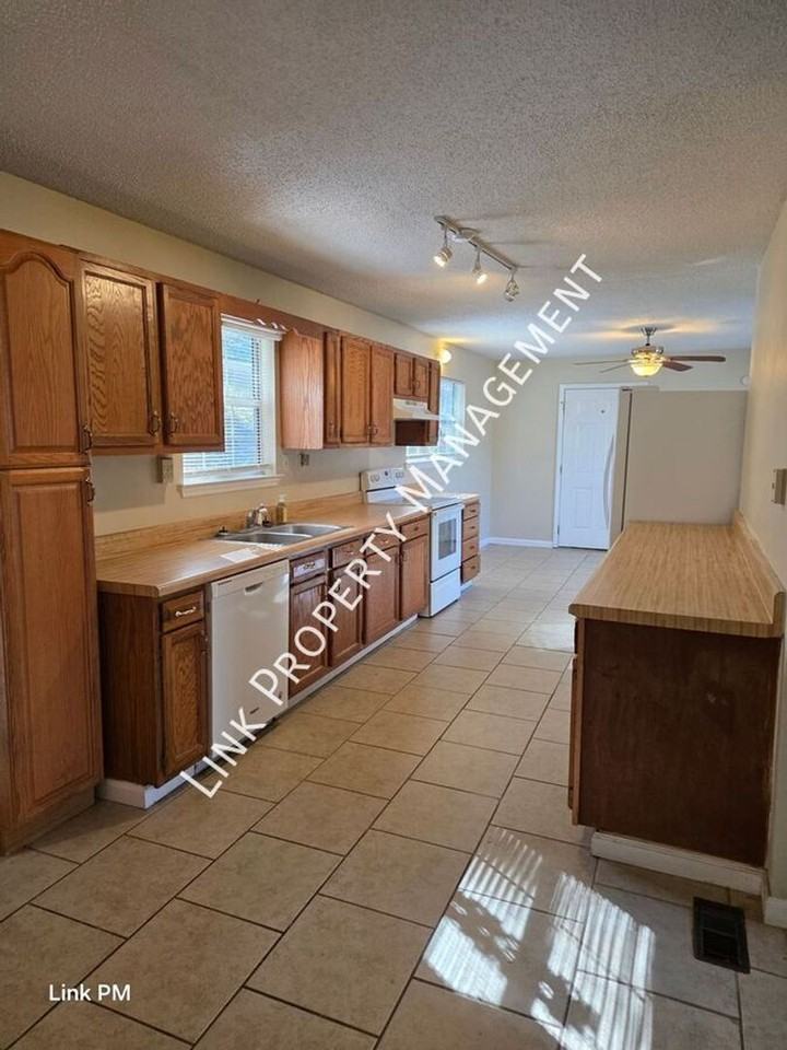 6626 Shirley Pond Rd - Photo 4 of 50