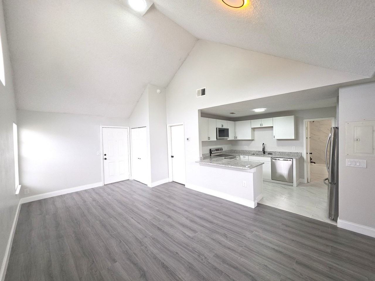 12219 Armenia Gables Cir - Photo 5 of 17