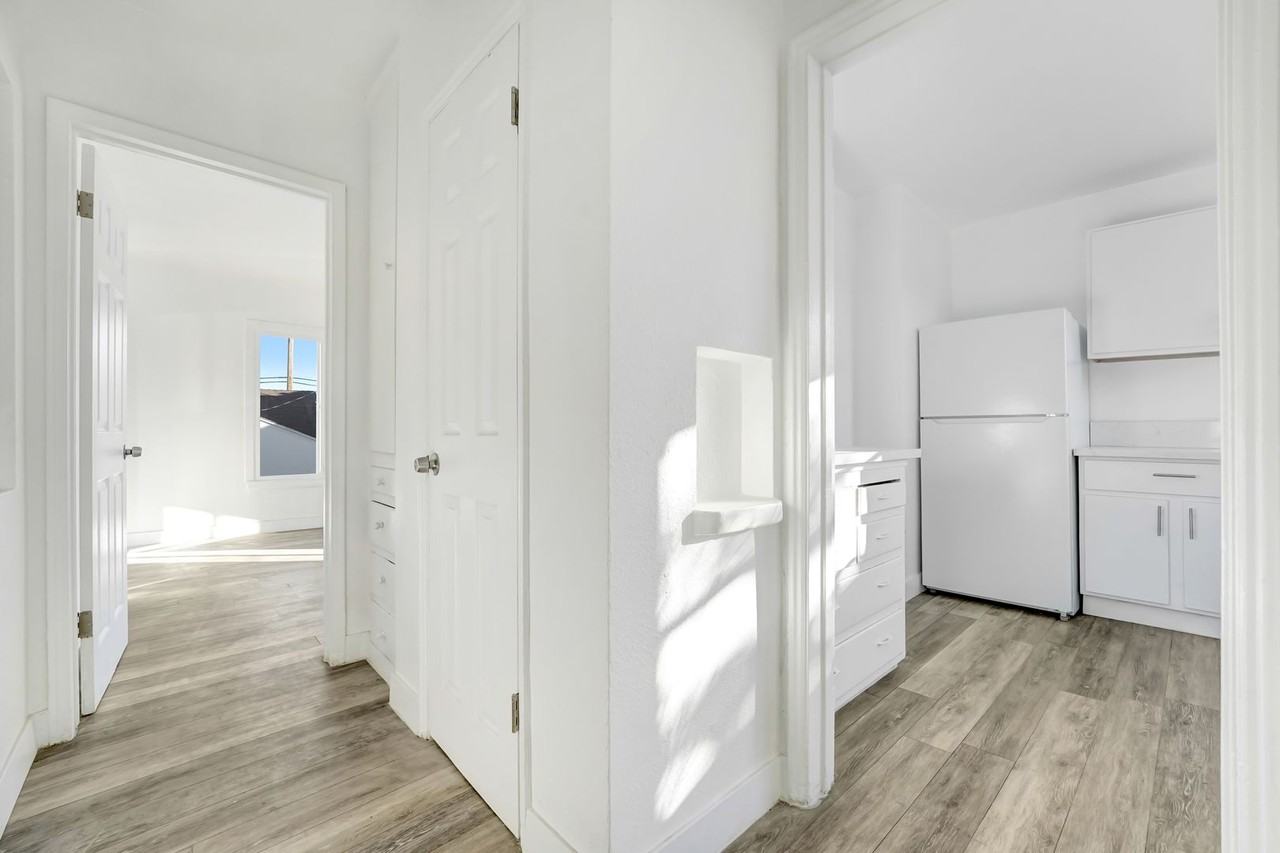 2529 Hauser Blvd - Photo 6 of 10