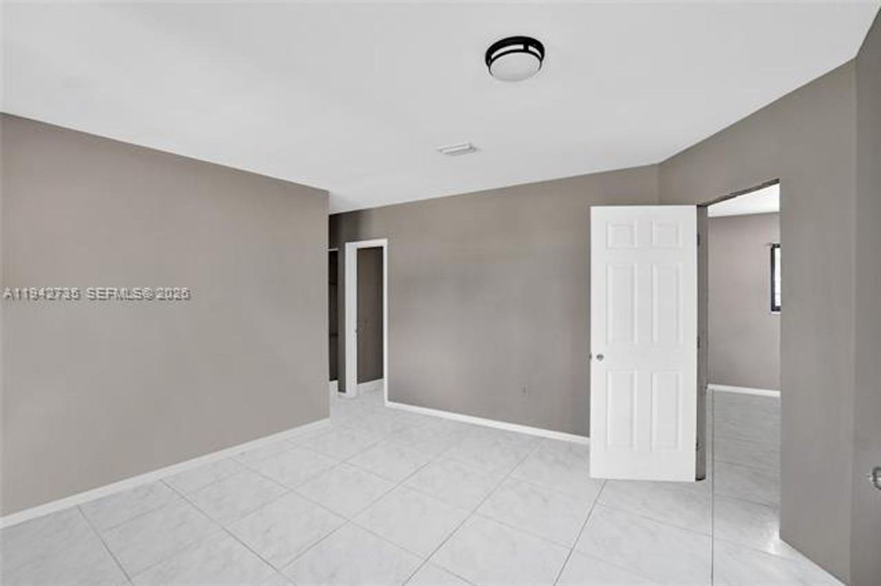 28640 Sw 146th Ave #0 - Photo 2 of 34