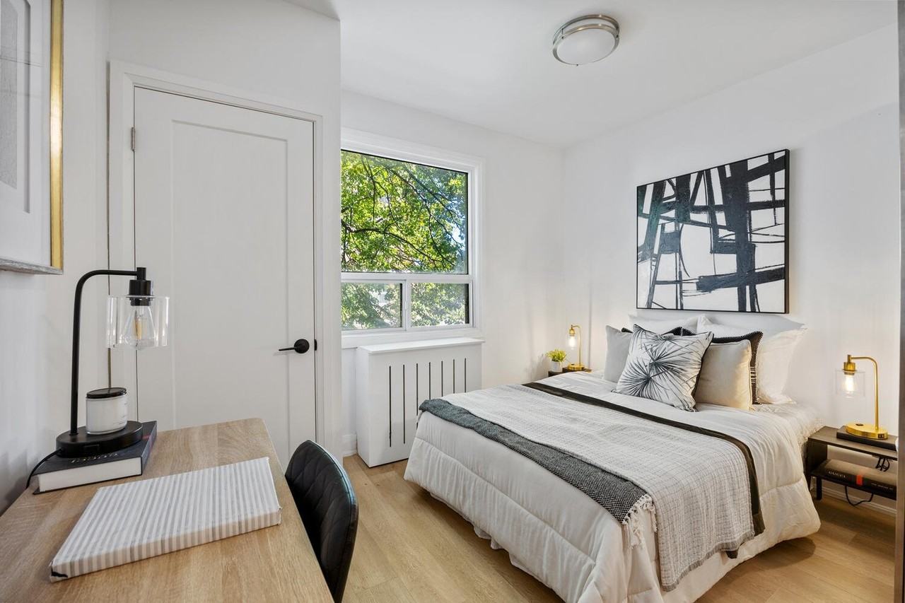 134 Carlton St - Photo 6 of 8