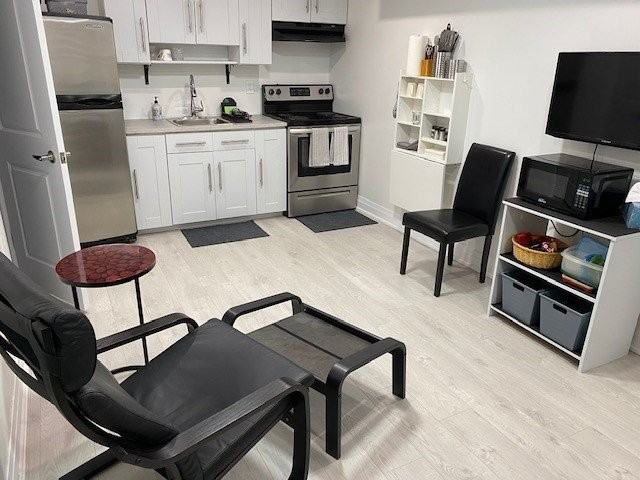 46 Jopling Ave N - Photo 3 of 11