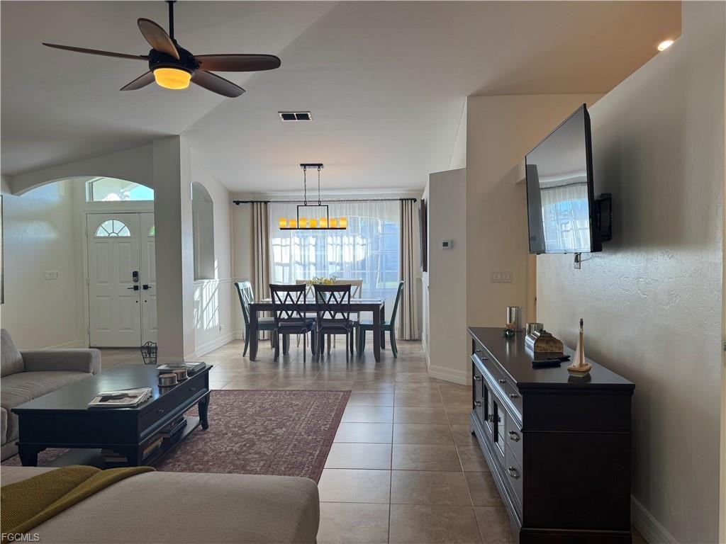 911 Se 21st Ln - Photo 7 of 8