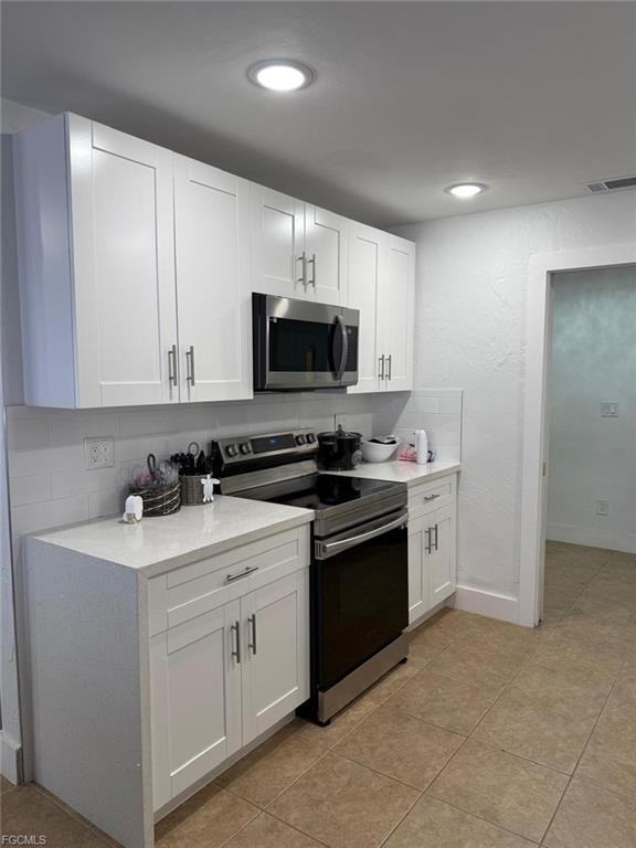 1335 Ne Pine Island Rd - Photo 4 of 8