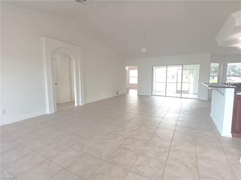 1316 Ne 20th Ave - Photo 2 of 8