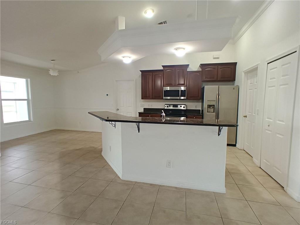 1316 Ne 20th Ave - Photo 6 of 8