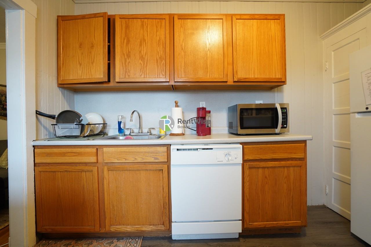 15 Quint Ave #6 - Photo 4 of 20