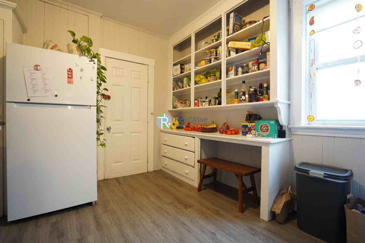 15 Quint Ave #6 - Photo 6 of 20