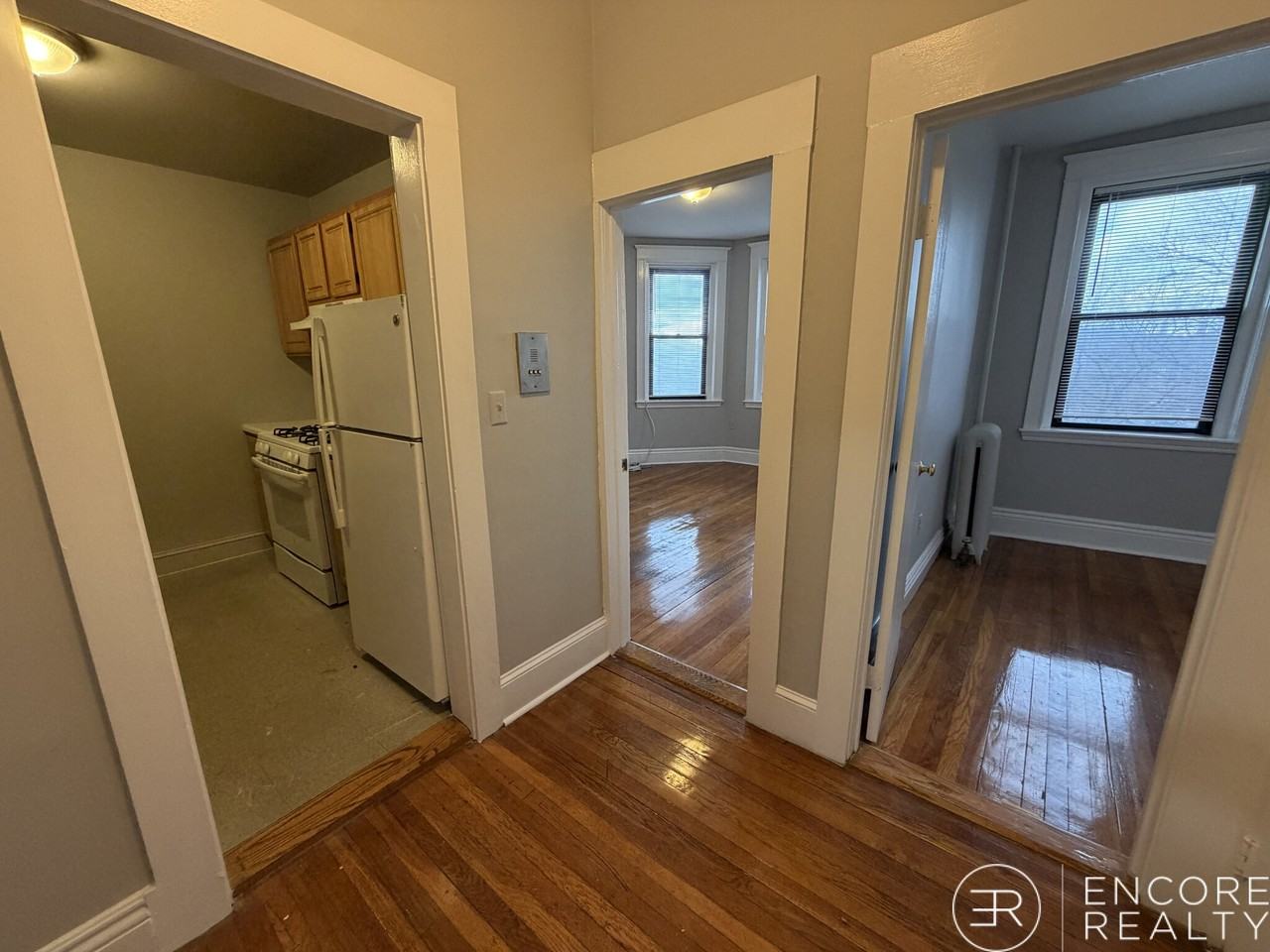 376 Riverway #10 - Photo 4 of 14