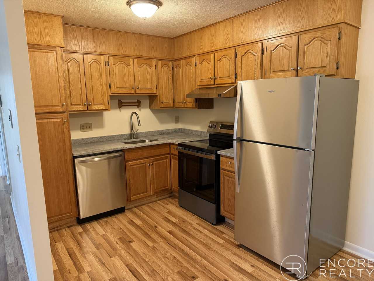 96 Sutherland Rd #12 - Photo 4 of 10