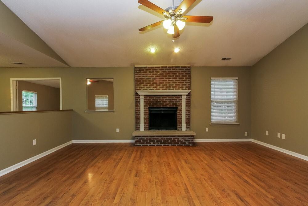 17913 Sanibel Cir - Photo 3 of 14