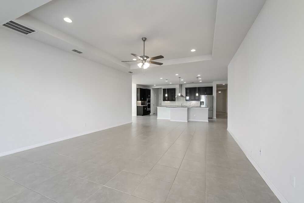 1841 Henley St - Photo 3 of 16