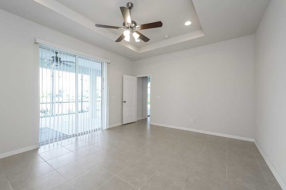 1841 Henley St - Photo 7 of 16