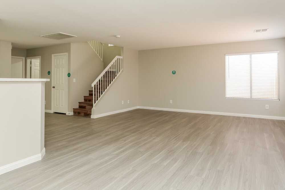 8620 Hidden Pines Ave - Photo 4 of 16