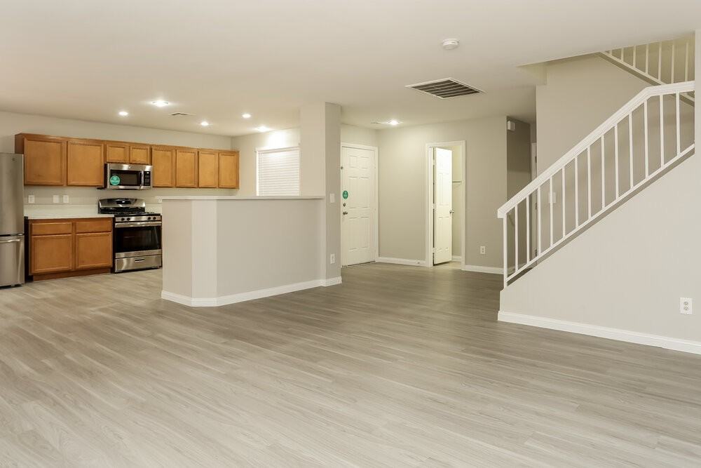 8620 Hidden Pines Ave - Photo 6 of 16