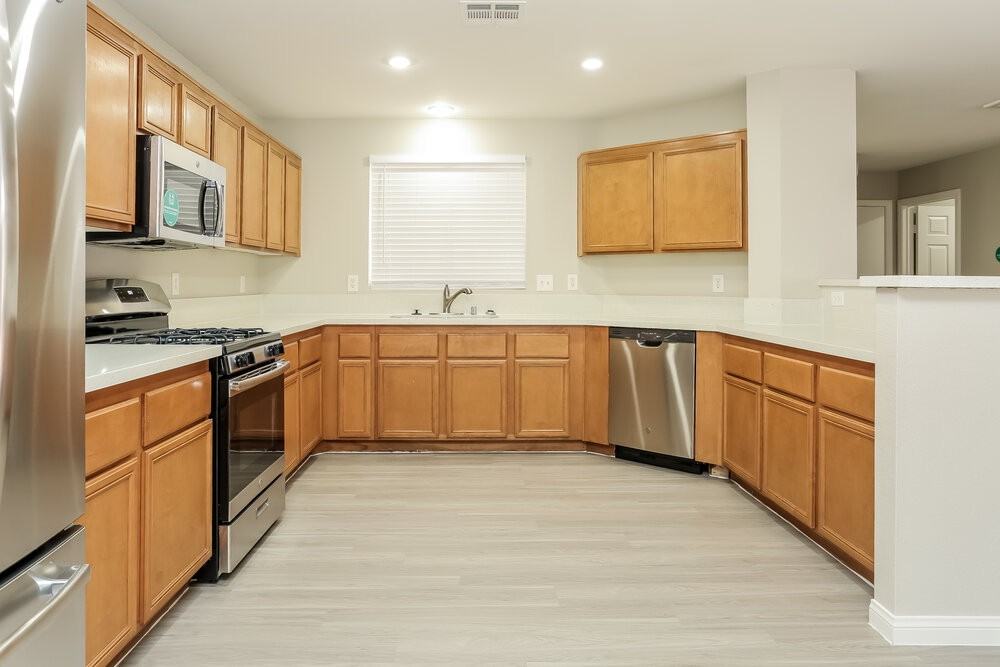 8620 Hidden Pines Ave - Photo 7 of 16