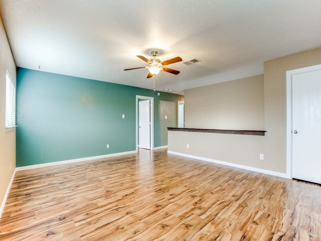 123 Clover Crk - Photo 5 of 13