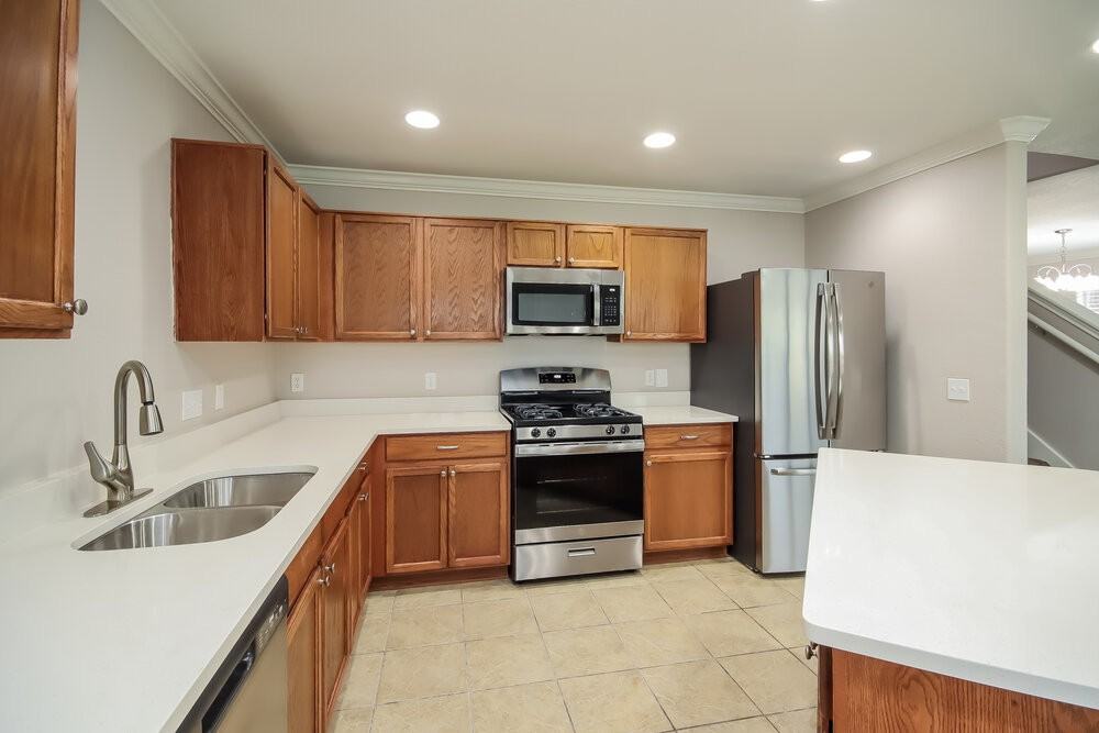 2018 Greensford Ct - Photo 7 of 17