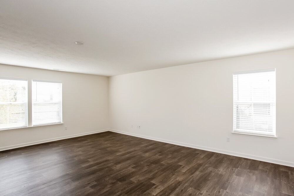 8035 Pavilion Ct - Photo 5 of 17