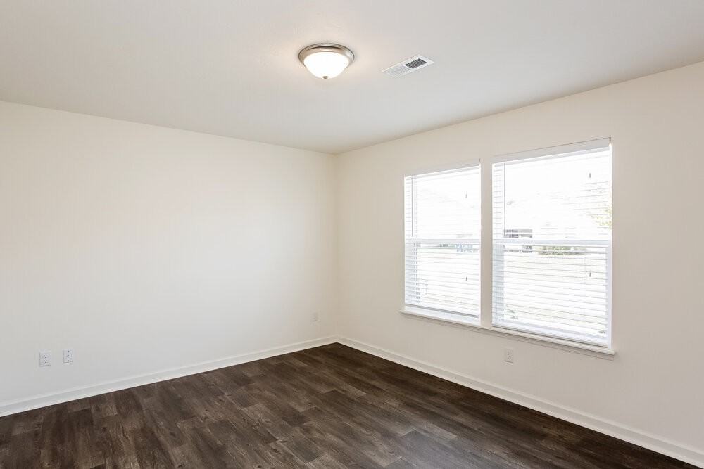 8035 Pavilion Ct - Photo 7 of 17