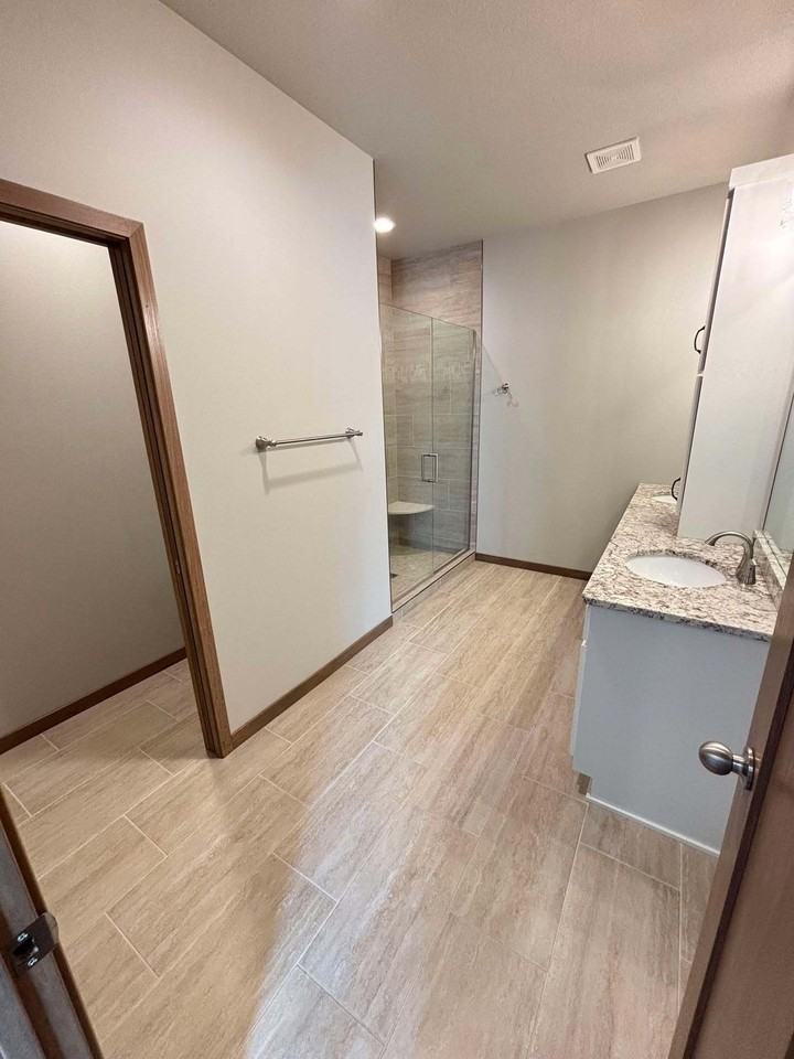 1608 6th Ave Ne - Photo 3 of 35