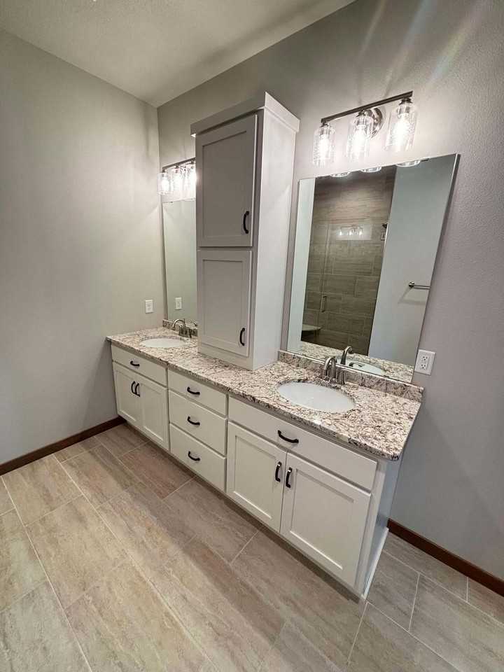 1608 6th Ave Ne - Photo 5 of 35