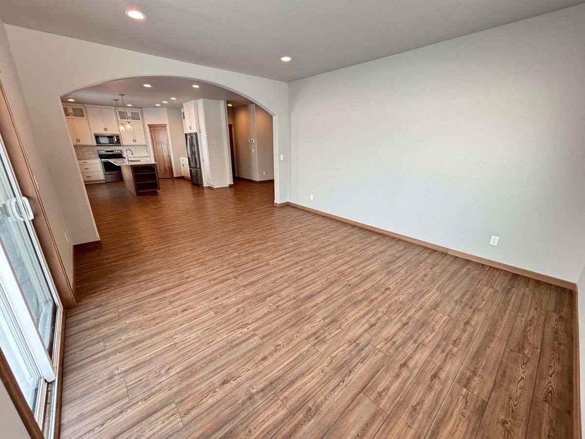 1608 6th Ave Ne - Photo 7 of 35