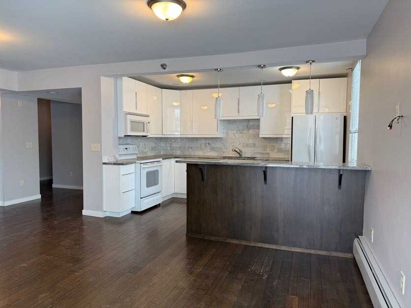 501 7th St S #103 - Photo 4 of 21