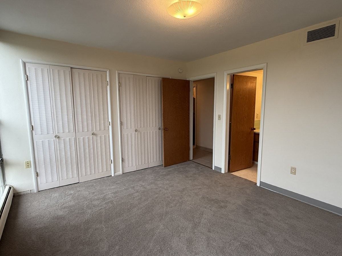 501 7th St S #503 - Photo 3 of 14