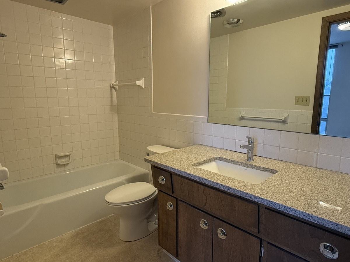 501 7th St S #604 - Photo 3 of 16