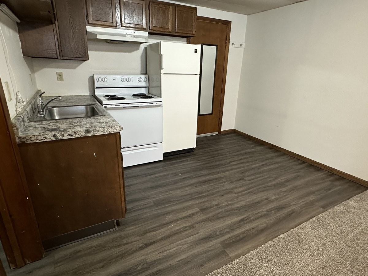 909 Western Rd #01 - Photo 3 of 6