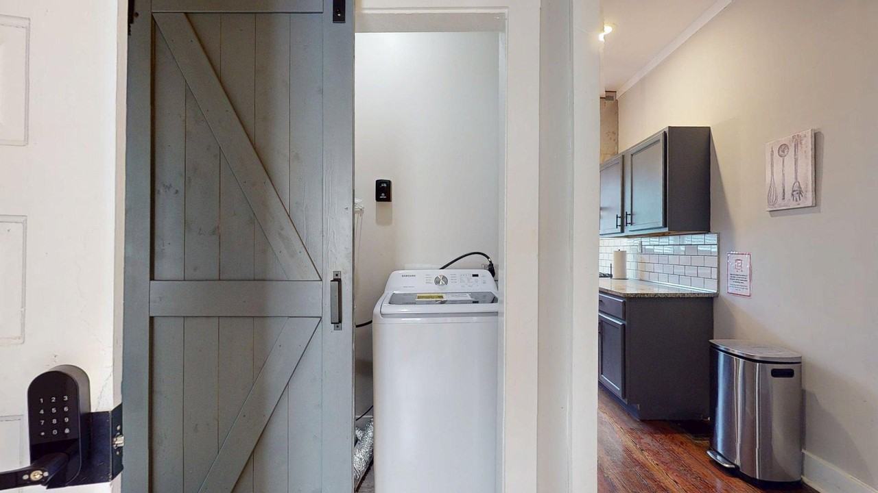 Lakewood Ave Se - Photo 6 of 16