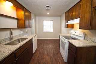 Sleezer - 4710 - Photo 4 of 16