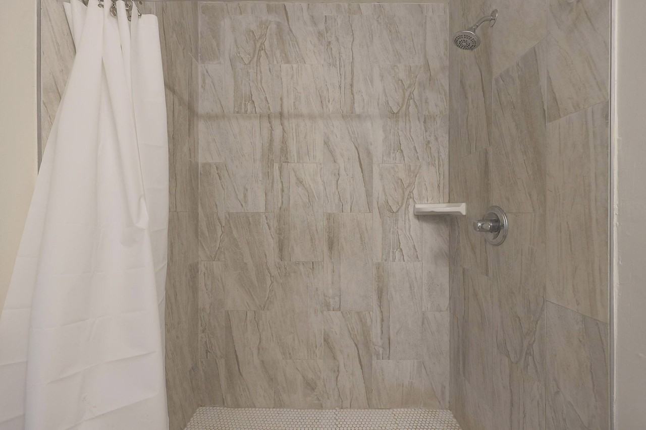 W Linda Ln - Photo 3 of 17