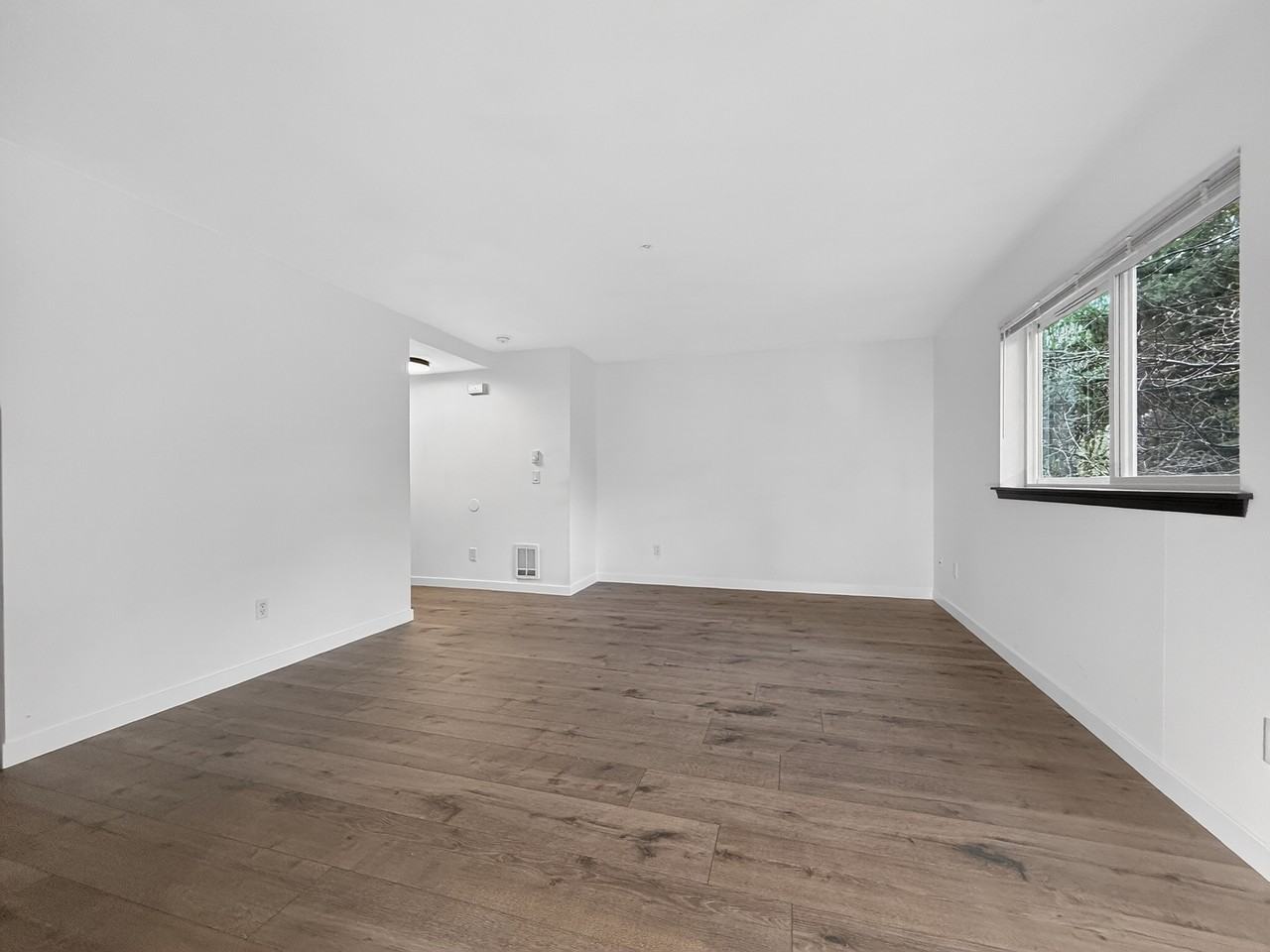 113 W Casino Rd, Everett - Photo 7 of 17